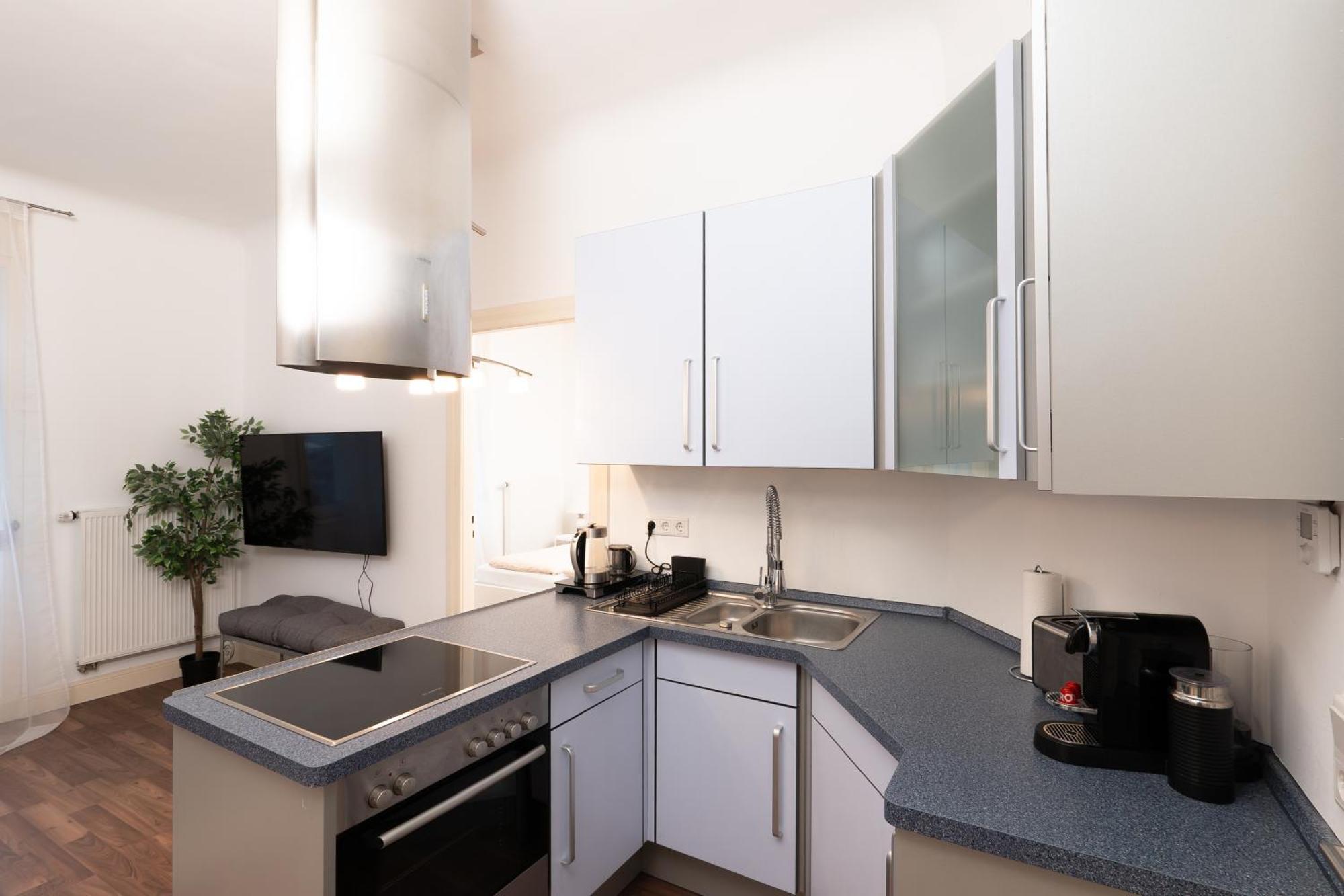 Zentrales Im Westend I Kueche I Balkon I Fuer Bis Zu 4 Personen Apartment