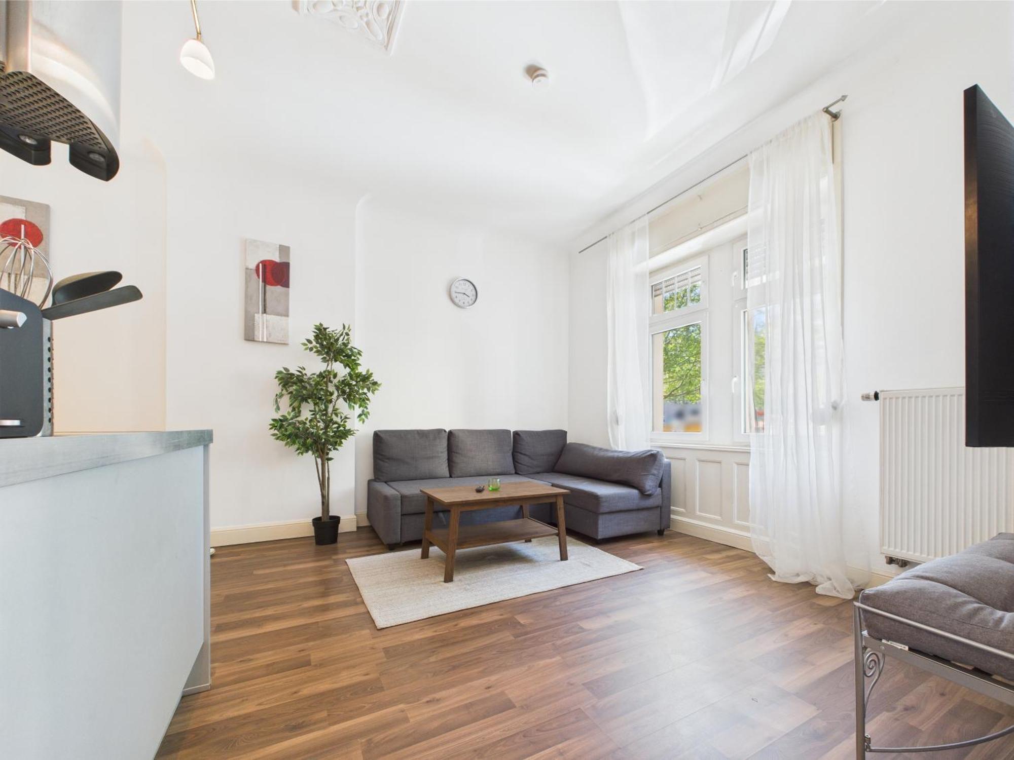 Apartment Zentrales Im Westend I Kueche I Balkon I Fuer Bis Zu 4 Personen